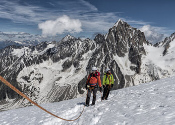 France, Chamonix, Alps, Petit Aiguille Vert, mountaineers - ALRF00708