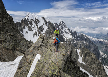 France, Chamonix, Alps, Petit Aiguille Vert, mountaineers - ALRF00710