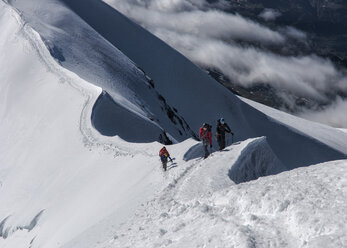 Italy, Gressoney, Alps, Castor, mountaineers - ALRF00716