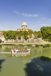 Italy, Rome, view to tourboat on Tiber River - THA01733