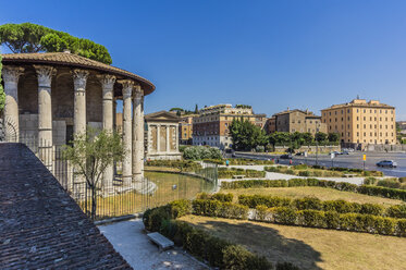 Italien, Rom, Blick auf den Tempel des Herkules Victor - THAF01751