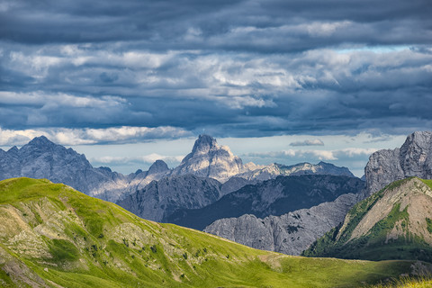 Italien, Dolomiten, Blick auf den Monte Antelao, lizenzfreies Stockfoto