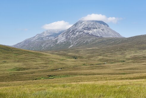 Vereinigtes Königreich, Schottland, Innere Hebriden, Isle of Jura, Blick auf den Berg Paps of Jura - ELF01805