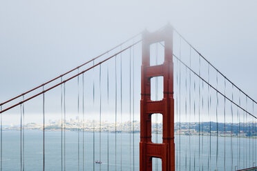 USA, California, San Francisco, Golden Gate Bridge in fog as seen from Battery Spencer - BRF01400