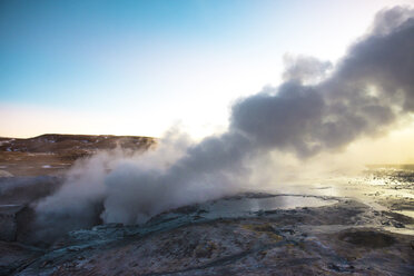 Bolivia, Salar De Uyuni, Geyser at sunrise - GEMF01072