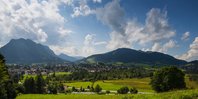 Deutschland, Bayern, Ostallgäu, Blick auf Pfronten - WGF00972