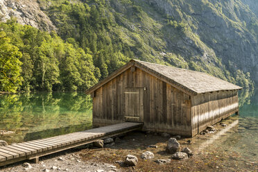 Germany, Bavaria, boat house at lake Obersee - STSF01085