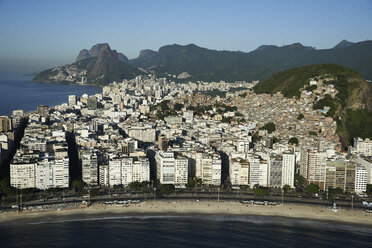 Brasilien, Rio de Janeiro, Luftbildaufnahme von Copacabana Beach - BCDF00027