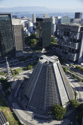 Brasilien, Rio de Janeiro, Luftaufnahme der Kathedrale im Stadtzentrum - BCDF00031