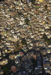 Brasilien, Rio de Janeiro, Luftbildaufnahme der Favela Vidigal - BCDF00034