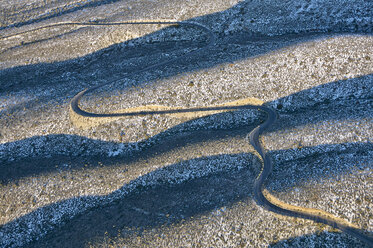 USA, Nevada, Luftaufnahme des Red Rock Canyon National Conservation Area im Winter - BCDF00140