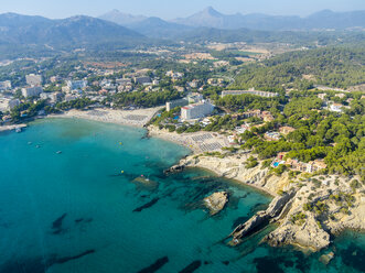 Spanien, Mallorca, Luftaufnahme der Bucht von Peguera - AMF04999