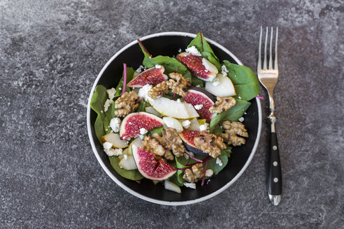 Schüssel Mangold-Salat mit Birne, Feigen, Walnüssen und Feta - SARF02932