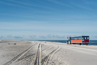 Denmark, Skagen, Grenen, tractor with trailer the beach - MJF02008