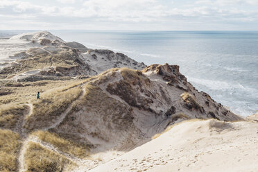 Dänemark, Nordjütland, Steilküste am Leuchtturm Rubjerg Knude - MJF02038