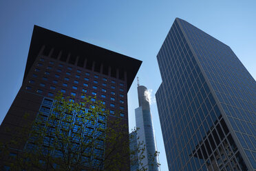 Deutschland, Frankfurt, moderne Wolkenkratzer im Finanzviertel - BSCF00539