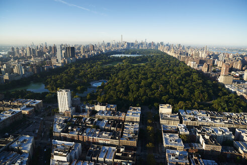 USA, New York City, Blick auf den Central Park, Richtung Midtown Manhattan - BCDF00156