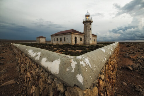 Spanien, Menorca, Leuchtturm von Punta Nati - RAEF01501