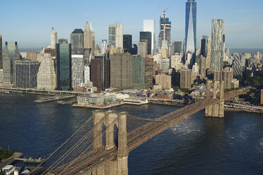 USA, New York, Luftbildaufnahme der Brooklyn Bridge - BCDF00166