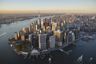 USA, New York, Luftbildaufnahme von New York City und Manhattan Island - BCDF00170