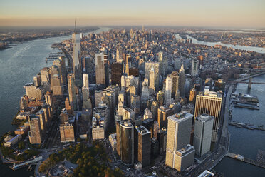 USA, New York, Luftbildaufnahme von New York City und Manhattan Island - BCDF00171