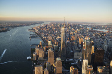 USA, New York, Luftbildaufnahme von New York City und Manhattan Island - BCDF00172