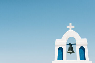 Griechenland, Kykladen, Santorin, Oia, Glockenturm einer Kirche - GEMF01093