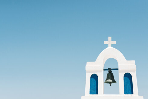 Griechenland, Kykladen, Santorin, Oia, Glockenturm einer Kirche - GEMF01093