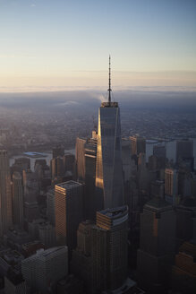 USA, New York, New York City, Stadtbild mit World Trade Center und Hudson River - BCDF00191