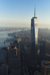 USA, New York, New York City, Stadtbild mit World Trade Center und Hudson River - BCDF00195