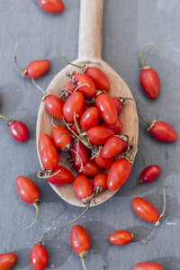 Goji-Beeren auf Holzlöffel - SARF02969