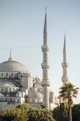 Türkei, Istanbul, Blick auf die Blaue Moschee - BZF00351