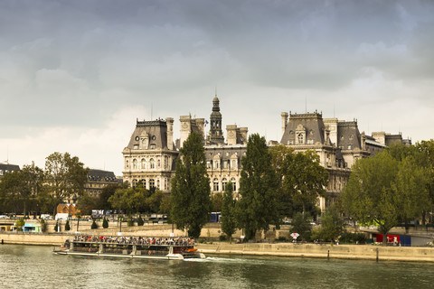 Frankreich, Paris, Touristenboot auf der Seine, lizenzfreies Stockfoto