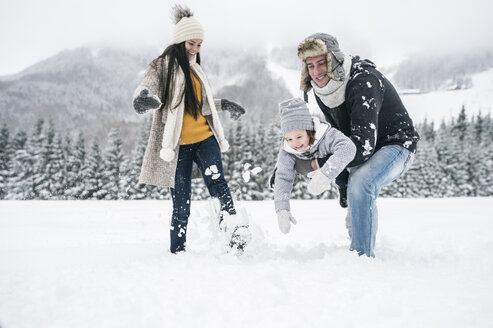 Happy family in winter landscape - HAPF00965