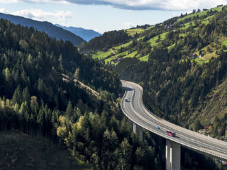 Österreich, Bundesland Salzburg, Tauernautobahn - EJWF00797