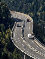 Österreich, Bundesland Salzburg, Tauernautobahn - EJWF00798