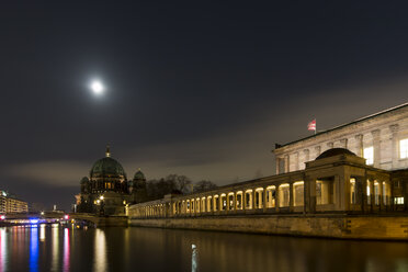 Germany, Berlin, Alte Nationalgalerie and Berliner Dom at night - SJF00182