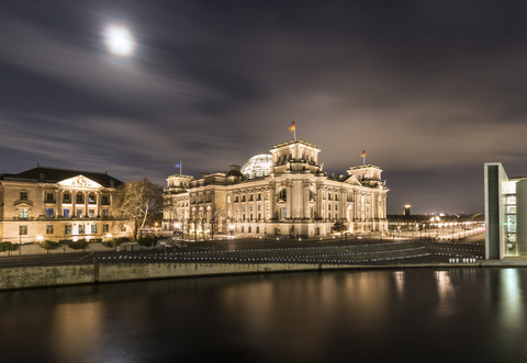 Deutschland, Berlin, Reichstag bei Nacht, lizenzfreies Stockfoto