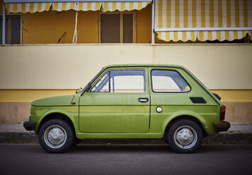 Italien, Apulien, Fiat 500 in Otranto - DIKF00216
