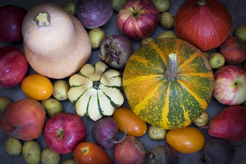 Verschiedene bunte Gemüsesorten, lizenzfreies Stockfoto