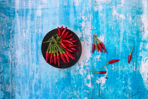 Schale mit Peperoncini, lizenzfreies Stockfoto