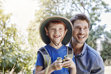 Vater und Sohn auf Expedition - RORF00344