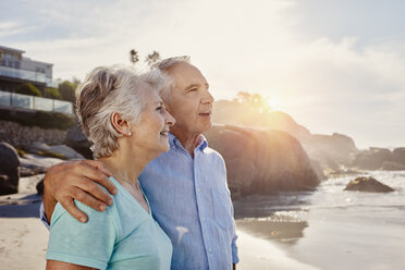 Senior couple on the beach - RORF00358