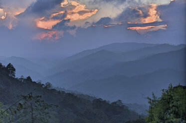 Thailand, Kamphaeng Phet, Mae Wong National Park, sunset at summit of Chong Yen - ZCF00430