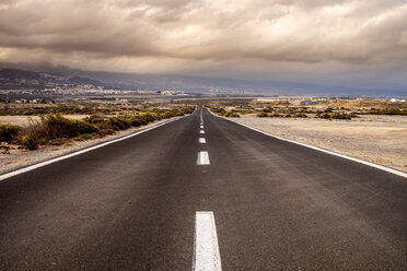 Spain, Tenerife, empty country road - SIPF00939