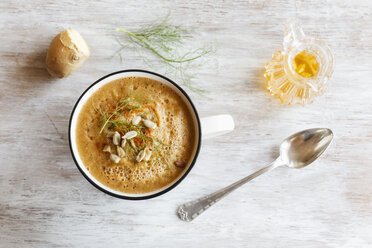 Gemüsecremesuppe mit Fenchel, Brokkoli und Sonnenblumenkernen - EVGF03092