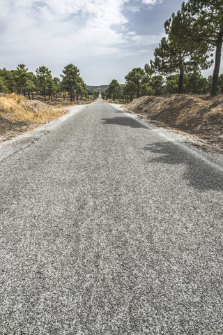 Spanien, Motril, leere Straße, lizenzfreies Stockfoto