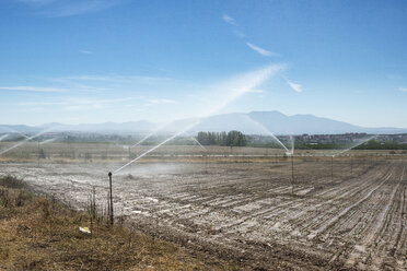 Spanien, Logrono, Bewässerungsanlage - DEGF00937