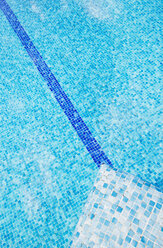 Geometrische Abstraktion in einem Pool - RAEF01520