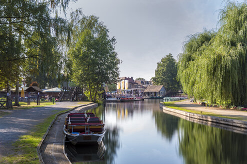 Germany, Spreewald, Luebbenau, waterfront promenade at harbor - FRF00480